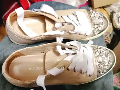 NURSACE SPORTS GIRL'S LEATHER SHOES SIZE 37(EUR), 6 1/2 (US), View more