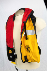 Mustang Adult HIT Hydrostatic Inflatable PFD Made In Canada
