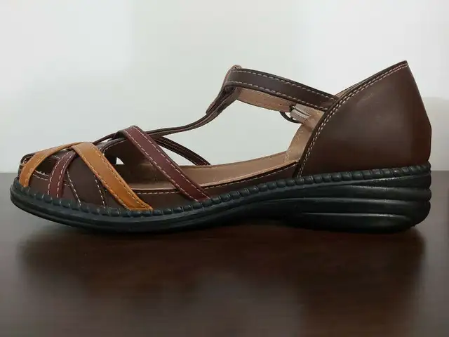 NYC Stacey Women's Enclosed Sandal Shoes - Size 9 - New in Box in Women's - Shoes in City of Toronto - Image 7
