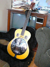 ACCOUSTIC GUITAR