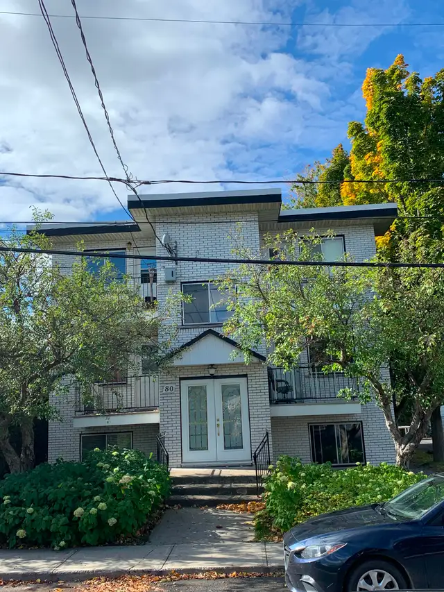 Grand 3 1/2 à louer Longueuil - Rénové - près services