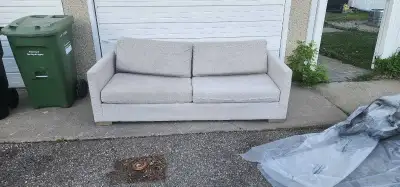It's free, behind the garage. 736 archwood road, Let me know if you've picked up.