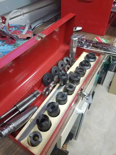 Engine valve seat ring cutter and installation tools, used to install stelite valve seats. 10 cutter...
