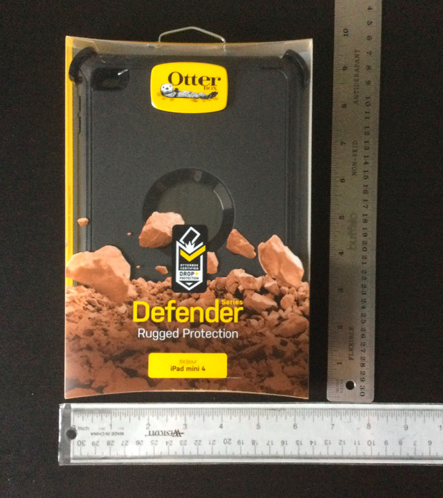NEW OTTER DEFENDER CASE FOR iPad mini protector protective in Cell Phone Accessories in Saskatoon