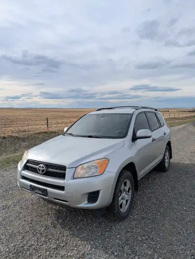 2009 Toyota RAV4 2.5L 4WD 315xxxkms Base trim Runs and drives great Reliable for it's age Comes on w...