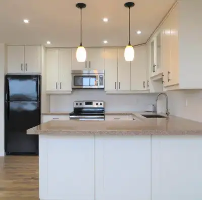 BEAUTIFULLY RENOVATED BRIGHT 2 BEDROOM APARTMENT - 2nd Floor