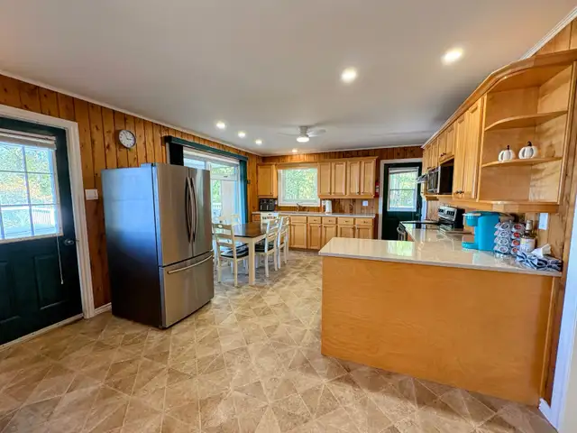 Lakefront Escape Washademoak with hot tub  in New Brunswick in Canada - Image 5