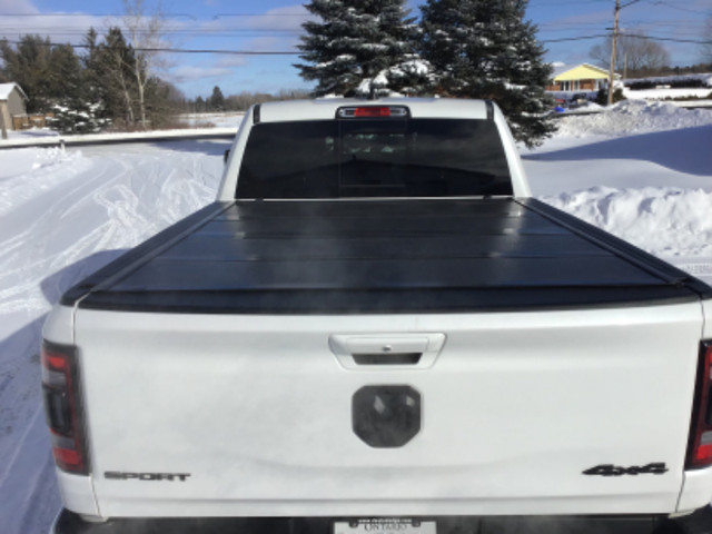 2019 Ram 1500 Sport Crew Cab 4x4 White Pearl in Cars & Trucks in Sudbury - Image 4