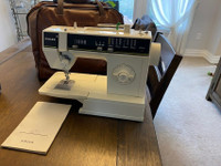 Singer Sewing Machine - Model 6215
