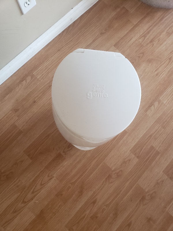 Diaper genie Bathing & Changing Calgary Kijiji
