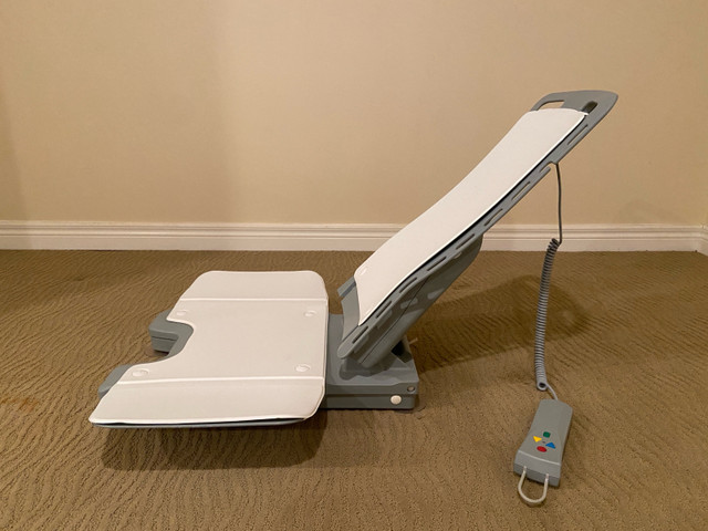 Bathlift Chair in Health & Special Needs in Kingston - Image 4