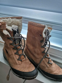 Cushe waterproof winter boots size 7 US