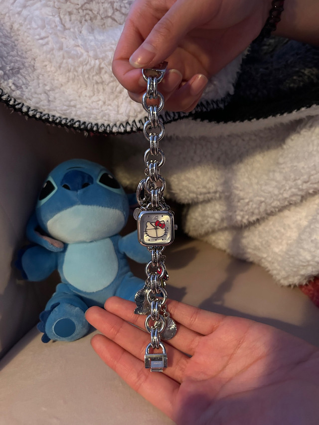 cute hello kitty charm watch in Jewellery & Watches in Longueuil / South Shore - Image 2