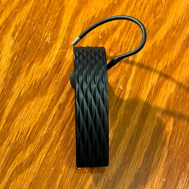 Jawbone Bluetooth Noise Assassin earpiece - WON'T CHARGE62864746318083121