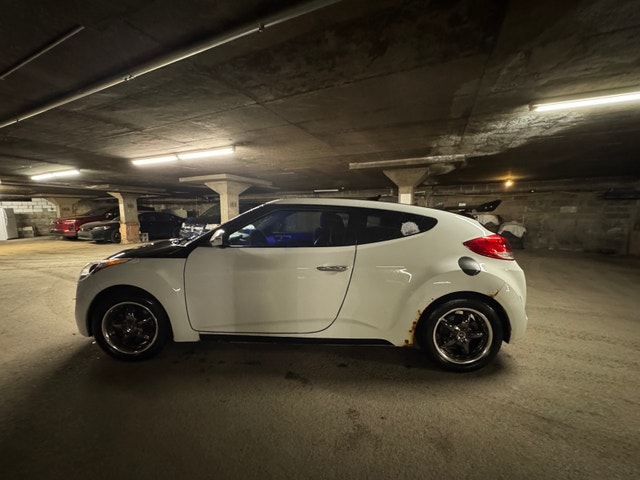 2013 Hyundai Veloster — photo 3