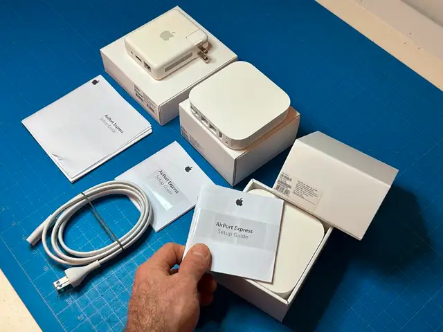 Apple Airport Express wifi routing/extending station in Networking in Brantford - Image 9