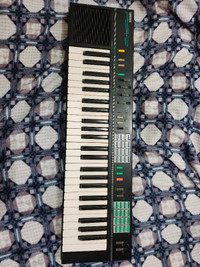 Yamaha PSR-12 Keyboard