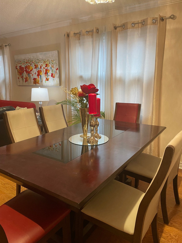 Dinning table in Dining Tables & Sets in Mississauga / Peel Region - Image 2