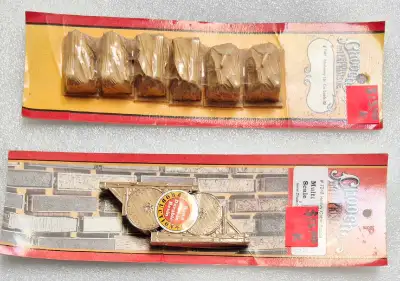 CHOOCH HO RAILCAR LOADS ITEMS ARE IN NEW CONDITION. 2 ITEMS ARE AVAILABLE INCLUDING 1 MACHINERY FLAT...