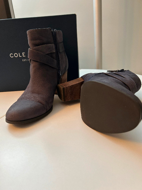 Bottes Cole Haan dans Femmes - Chaussures  à Ville de Montréal