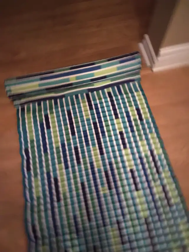 Sand beach free solid bed towel with pilow good price new in Bathwares in Ottawa - Image 4