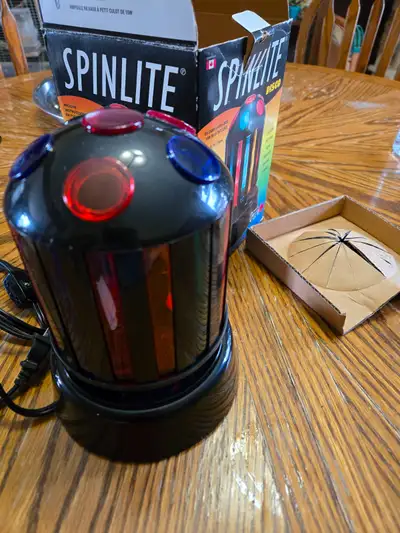 Instant party with the SPINLITE! Working condition, in original packaging. Uses an incandescent bulb...