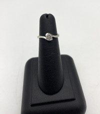 10 Karat White Gold 1.9gms Flower Shaped Diamond Ring $115