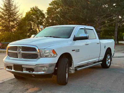 2014 RAM 1500 4WD BIG HORN EcoDiesel Crew Cab 6.4 ft box Very clean and Rare Crew cab with a larger-...