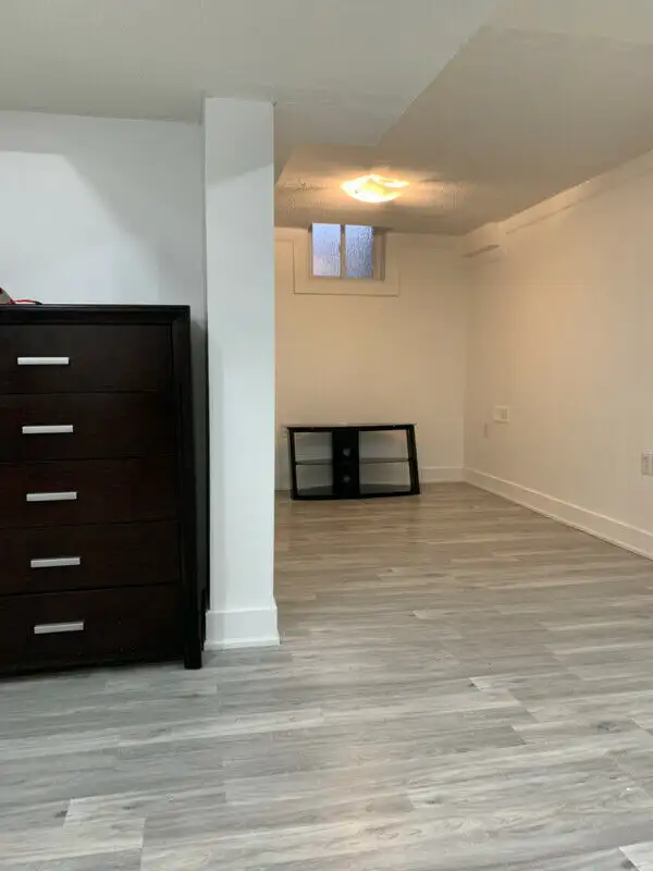 BASEMENT APARTMENT FOR RENT IN THE HEART OF MISSISSAUGA in Long Term Rentals in Mississauga / Peel Region - Image 3