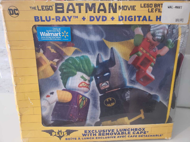 Batman lunchbox with blu-ray DVD  in Kitchen & Dining Wares in Markham / York Region - Image 2