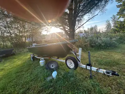 Boat and motor and trail for sale , 6 passenger boat Motor 25 force
