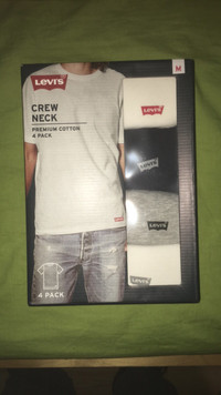 Levi’s - Box of 4 t-shirt size medium brand new