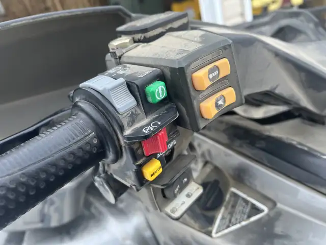 2013 can am outlander max xt in ATVs in Saskatoon - Image 9