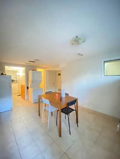 2 BEDROOM UNIT + 1 PARKING + IN-UNIT LAUNDRY!!!
