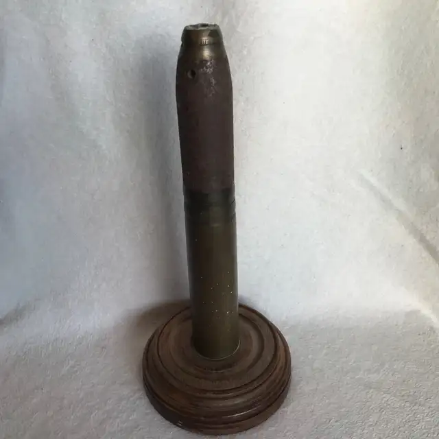 WW1 2 Pounder Shell Display 1918  Inert $100 in Arts & Collectibles in City of Toronto - Image 3