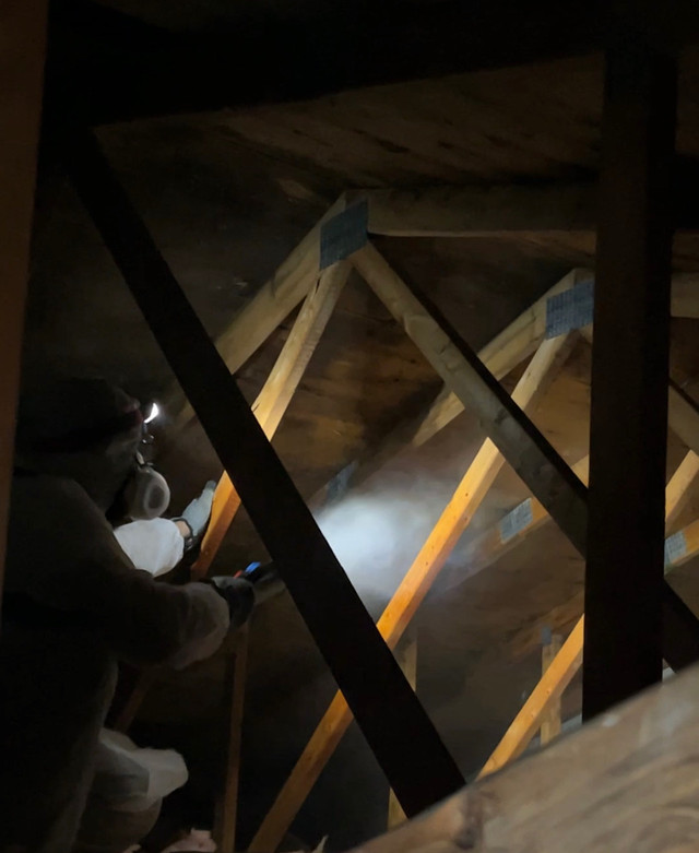 Attic insulation, air sealing, baffles and mold provention in Insulation in Markham / York Region - Image 4