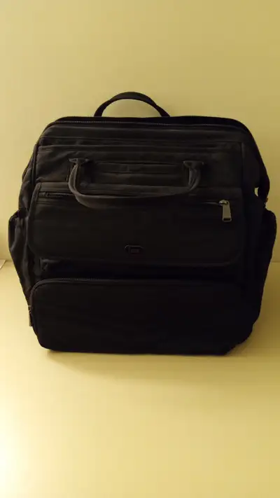 This is the original version of the Lug 'via' bag. I used it occasionally as an overnight bag but it...