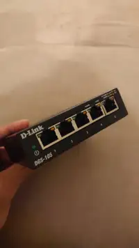 D-Link DGS-105 5-port 100/1000 Ethernet switch