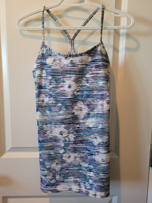 New Lululemon tank, size 6 in Women's - Tops & Outerwear in Saskatoon