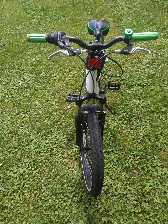 BMW kids bike 20 in Kids in City of Toronto - Image 6