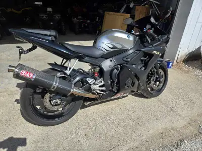 2004 R-6 38808 KM Bridgestone Battlax Hypersport S21 Front and rear tires put on 200km ago DID x-rin...