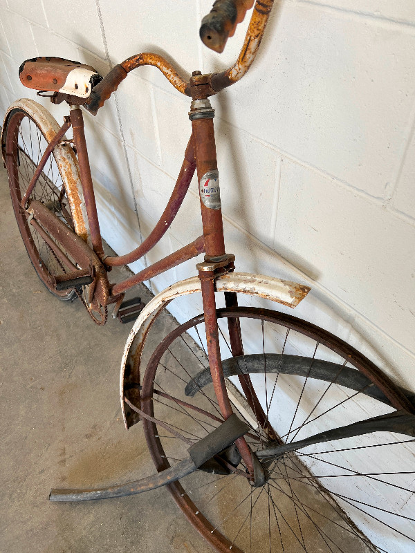 Vintage Ladies bicycles in Cruiser, Commuter & Hybrid in Winnipeg - Image 2