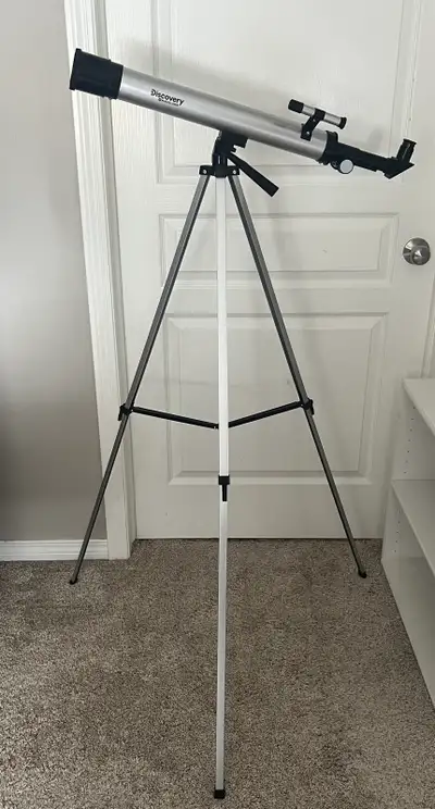 In great condition. Barely used but works. No damages. Is adjustable/foldable to store. Has a find s...