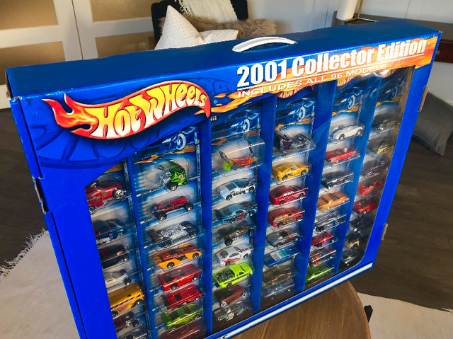 Exclusive Rare 2001 Hot Wheels Collector Edition - all 96 cars in Arts & Collectibles in Lethbridge - Image 2