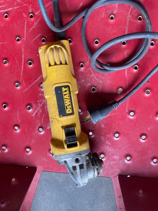 Dewalt grinder in Power Tools in Barrie - Image 5