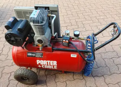 Compresseur d'atelier 1,9HP 150 psi, 20 gallons Lubrifié à l'huile Marque Porter-Cable Fonctionne bi...