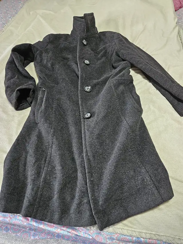 Womens winter jacket in Women's - Tops & Outerwear in Calgary - Image 2