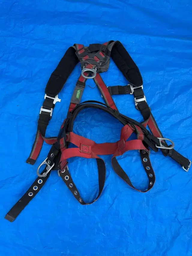 MSA EVOTECH Full-Body Vest Style Harness