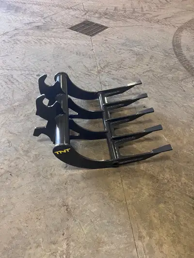 One in pic fit the standard wedge coupler for Deere hitachi sany komatsu case and more Mini-Excavato...