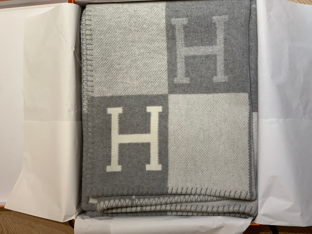100% Authentic Hermes AVALON III THROW BLANKET Brand new full se in Bedding in Richmond